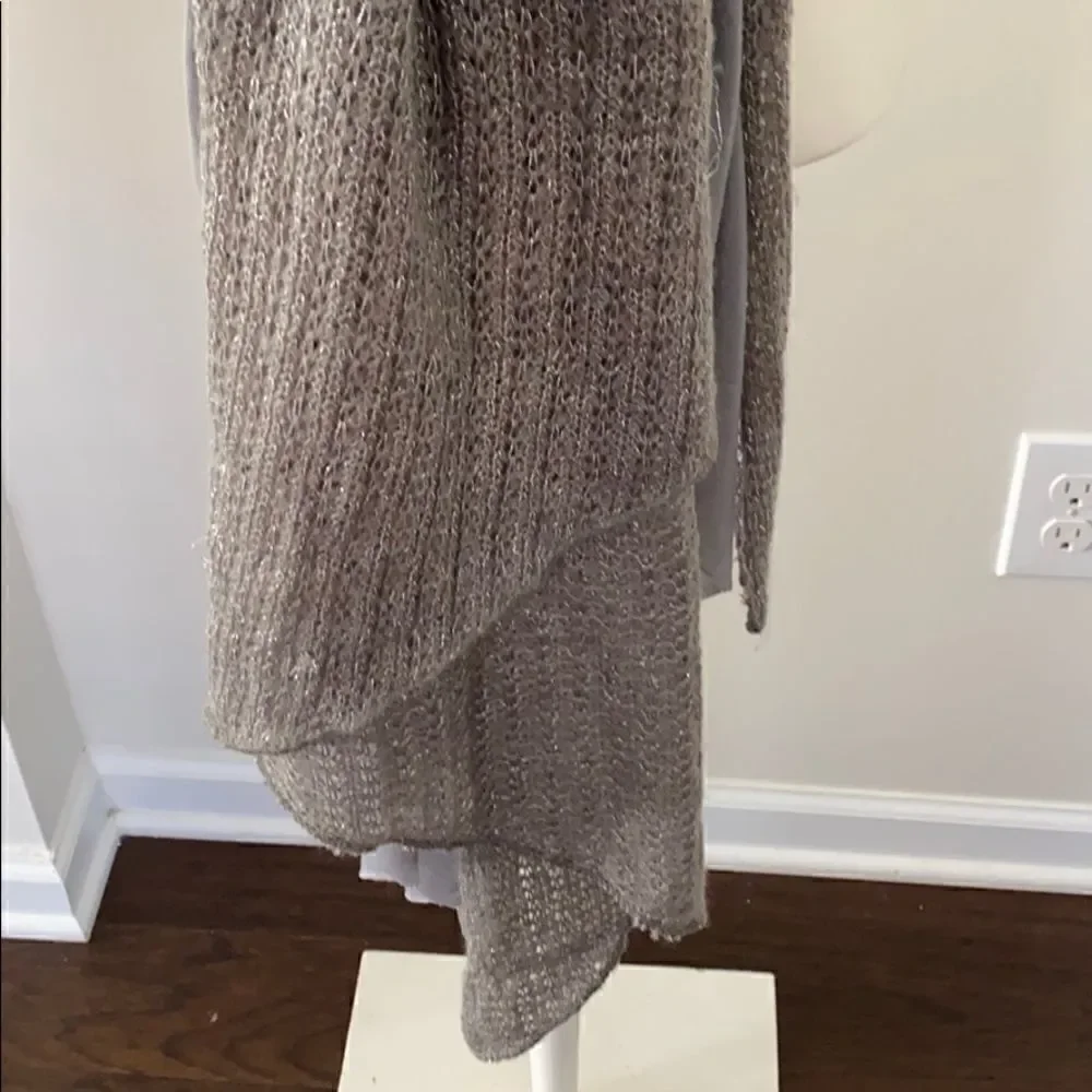 Tahari  Gray Knit Scarf